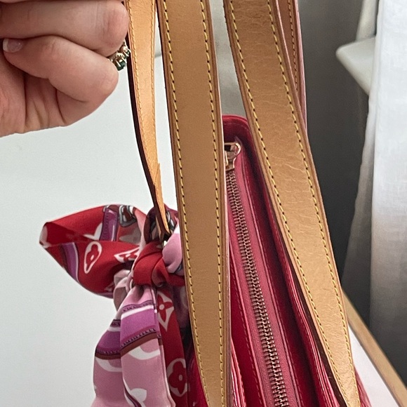 💗Louis Vuitton Houston bag in pretty pink color - Picture 11 of 15